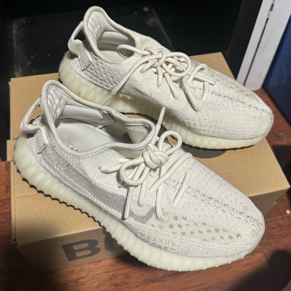 ❌Sold❌ Yeezy 350 White Sneakers